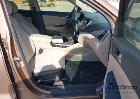 2017 Hyundai Tucson Se z USA, uszkodzony, nr VIN KM8J23A49HU338627